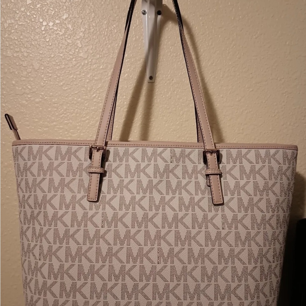 New! Michael Kors Jet Set TZ Tote Travel Shoulder Bag Vanilla Collor
